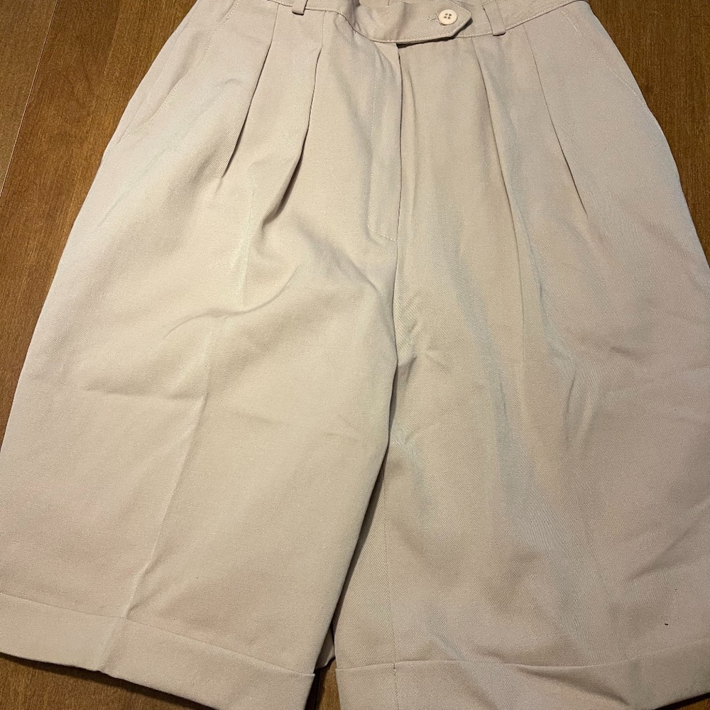 ALEX woman’s lined wool shorts Size 8